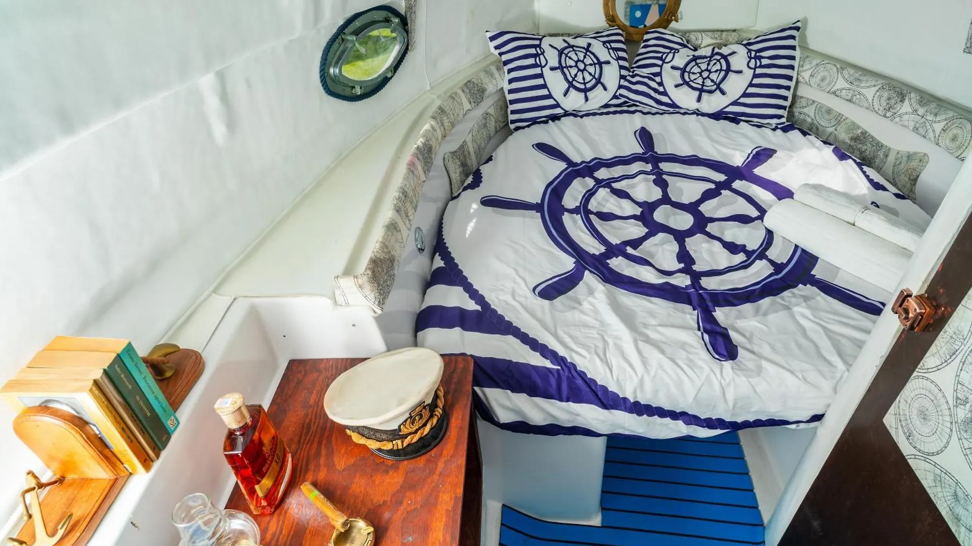 Botel Etna'S Boat House Hotel Piedimonte Etneo Italy
