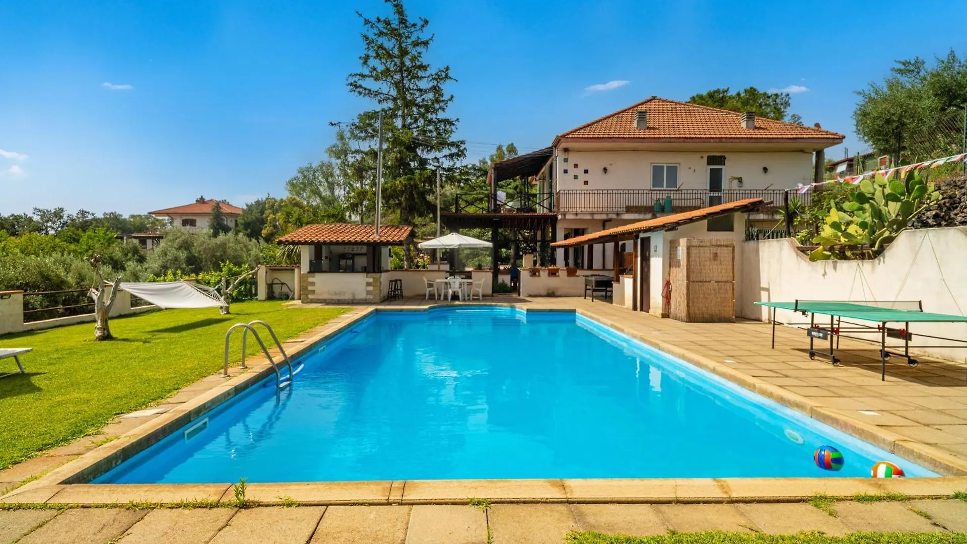 Etna'S Boat House Hotel Piedimonte Etneo 0*,  Italy